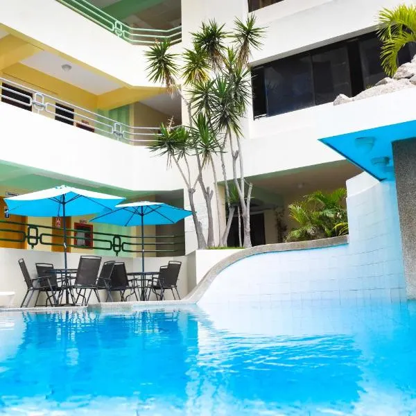 蓝湾酒店，位于Ciudadela Costa de Oro的酒店