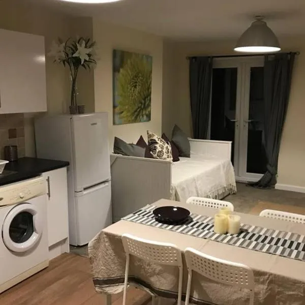 37B Louis Lodge，位于索尔兹伯里的酒店