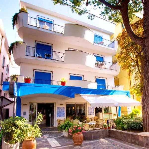 Hotel Adria B&B - Colazione fino alle 12，位于米萨诺阿德里亚蒂科的酒店