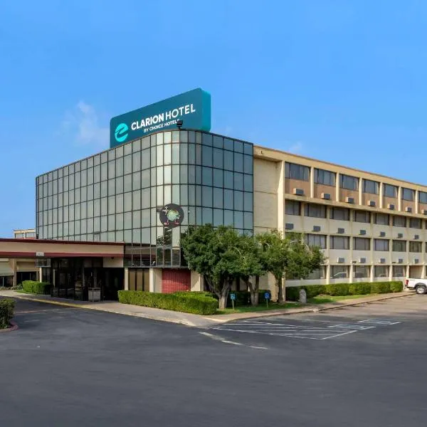 Clarion Hotel Broken Arrow - Tulsa，位于布罗肯阿罗的酒店