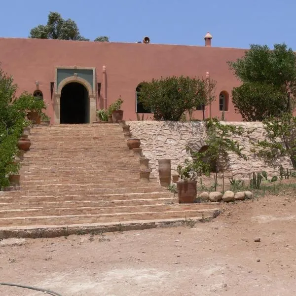 里亚德道尔德斯奥利维尔斯摩洛哥传统庭院住宅，位于El Arba的酒店