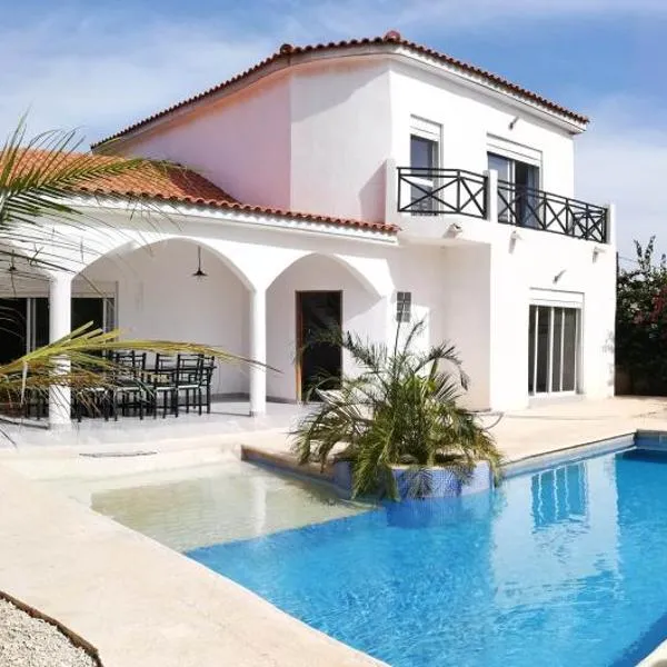 Villa Roka - Toubab Dialaw，位于土巴迪亚劳的酒店