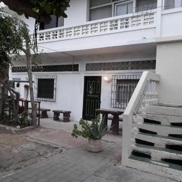 Suite frente a la playa，位于普拉亚斯的酒店