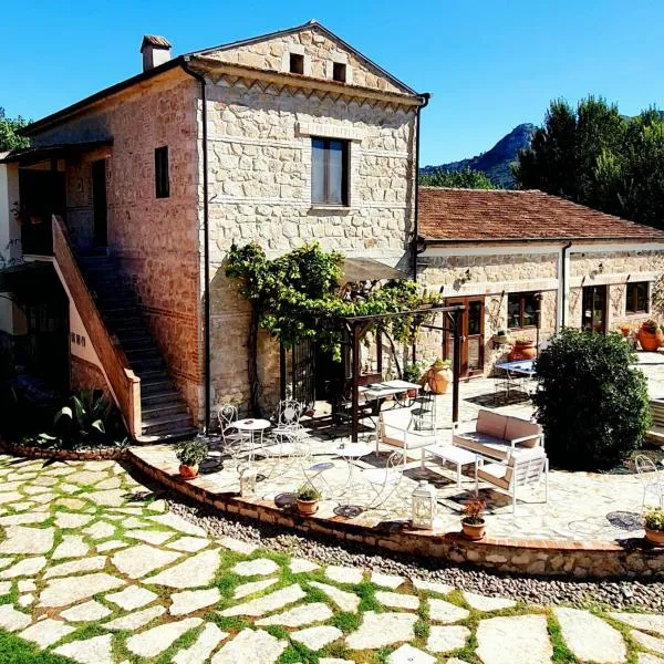 AGRITURISMO iL PIOPPETO，位于SantʼAmbrogio sul Garigliano的酒店