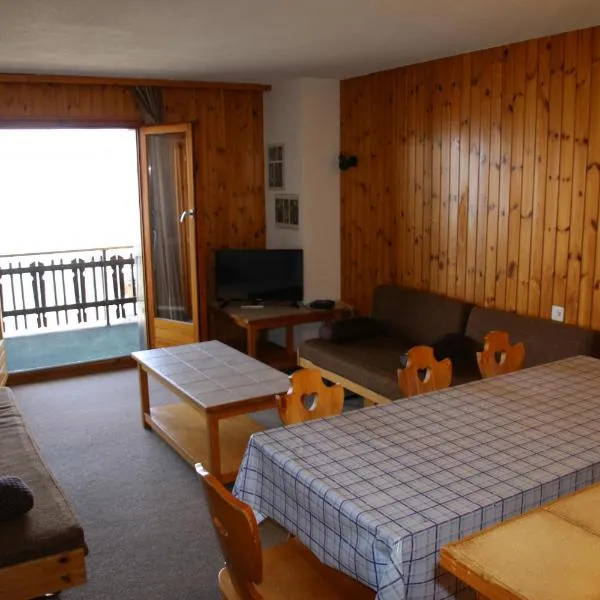 Mélèzes S 023- SKI LIFT apartment 6 pers，位于韦松纳的酒店