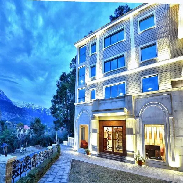 juSTa Palampur Resort & Convention Centre，位于帕拉姆普尔的酒店