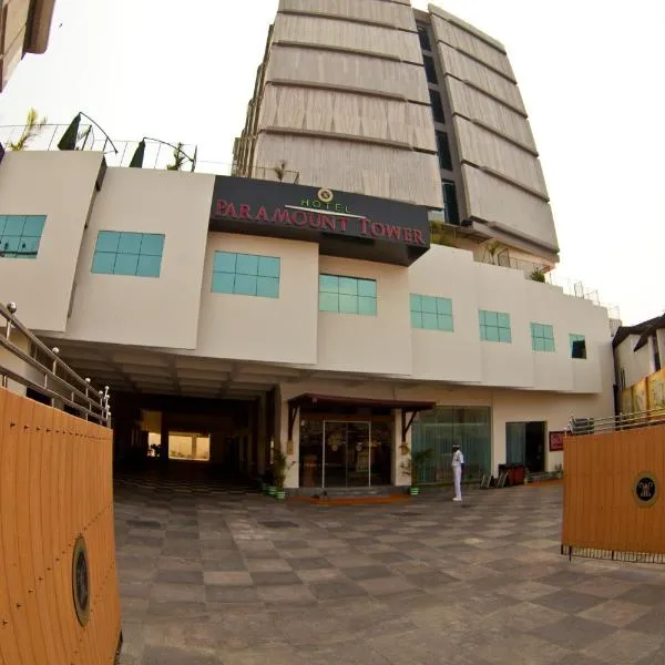 百乐门大厦酒店，位于Māvūr的酒店