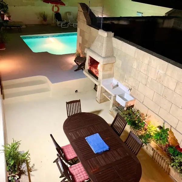 Classic Farmhouse & Private Pool，位于Mġarr的酒店