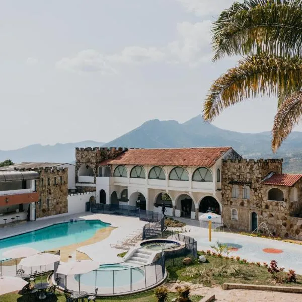Hotel El Castillo Chinauta，位于Santa Bárbara的酒店