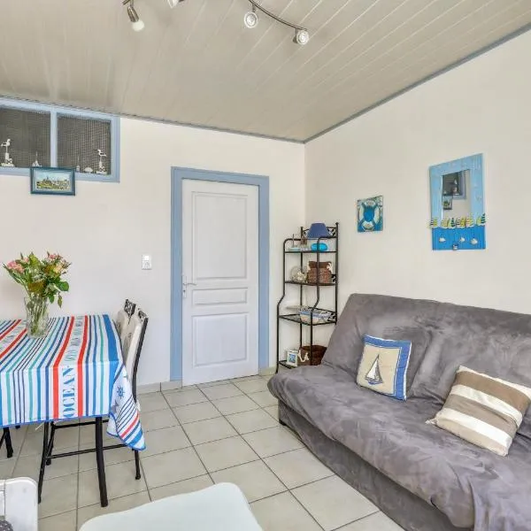 Maison de 2 chambres a L'Epine a 700 m de la plage avec jardin clos et wifi，位于诺亚芒提亚的酒店