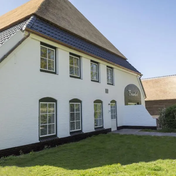 Apartment in tasteful farmhouse in De Cocksdorp on the Wadden island of Texel，位于德科克斯多普的酒店