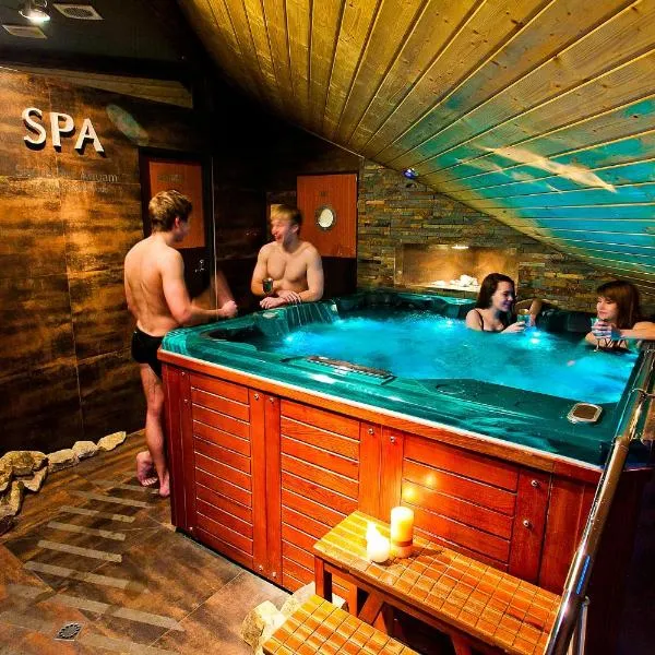 Apartament Pool SPA z jacuzzi，位于Brzeżanka的酒店