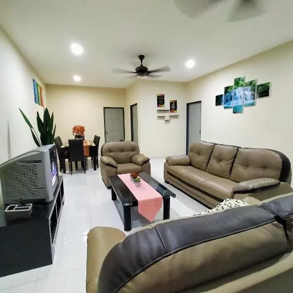 Fathi Homestay, Pagoh Jaya，位于Bukit Gambir的酒店