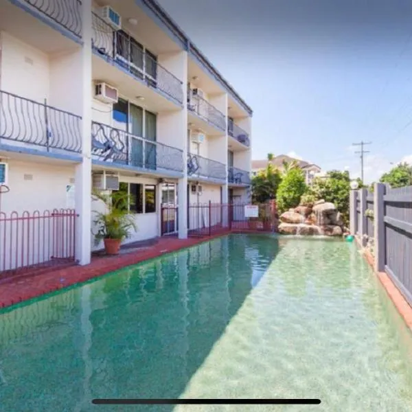 Holiday Lodge Apartment，位于Cairns North的酒店