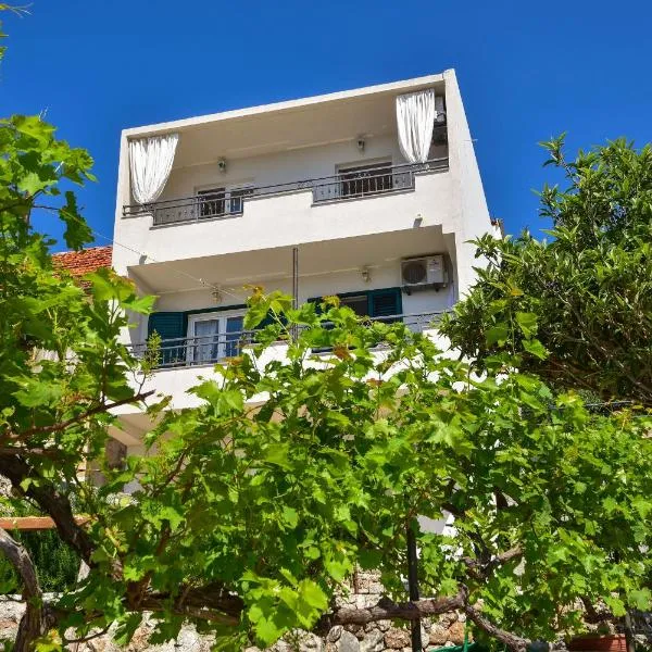 Apartments Nina & Mili，位于伊格拉恩的酒店