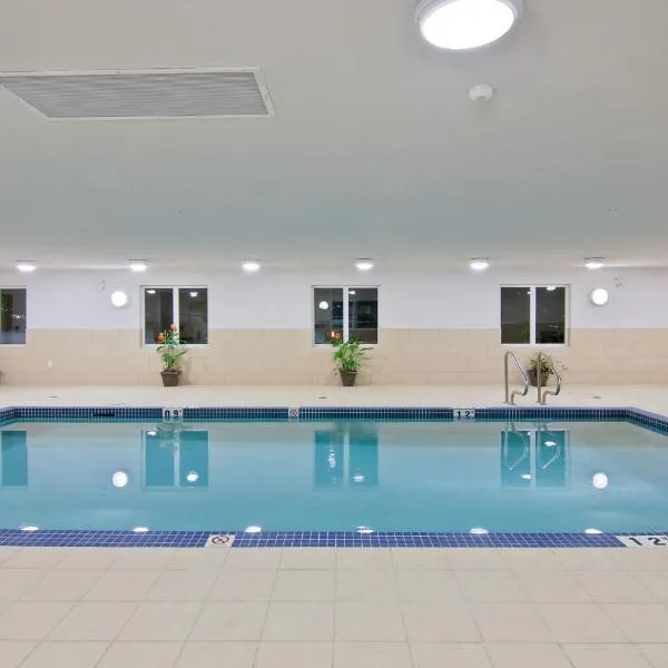 Wingate by Wyndham Fort Saskatchewan，位于萨斯喀彻温堡的酒店