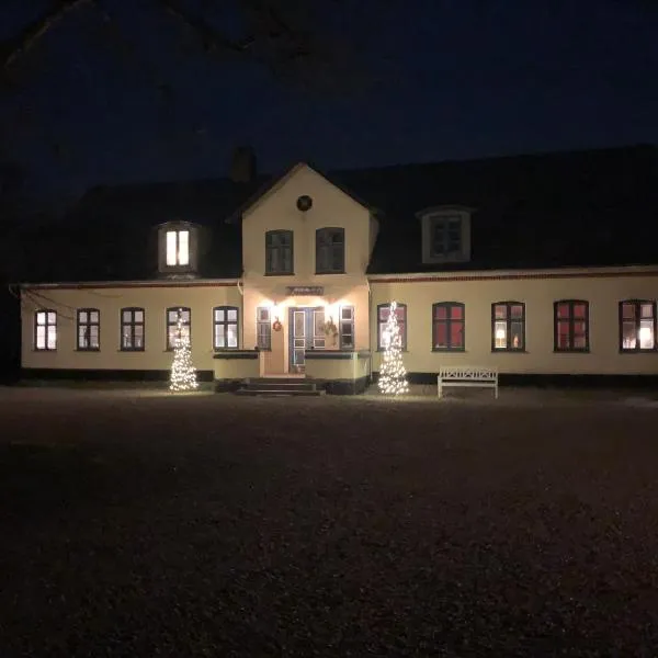 Bremsmaj Farm Holiday，位于Perbøl的酒店