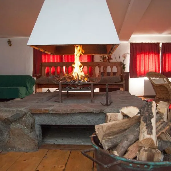 泰努塔科尔马蒂亚公寓，位于Colonna的酒店