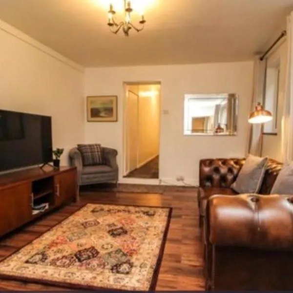 Charming Victoria Conversion Flat in Brentwood with a Garden & Free Parking，位于布伦特伍德的酒店