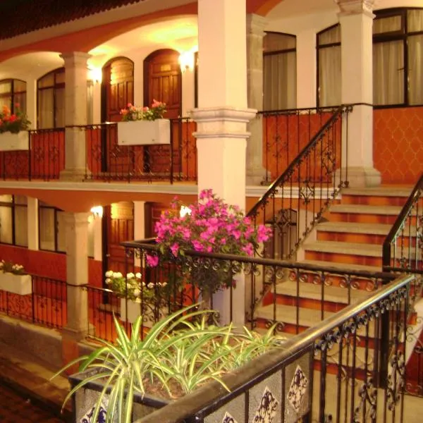 科罗尼尔酒店，位于Atzalan的酒店