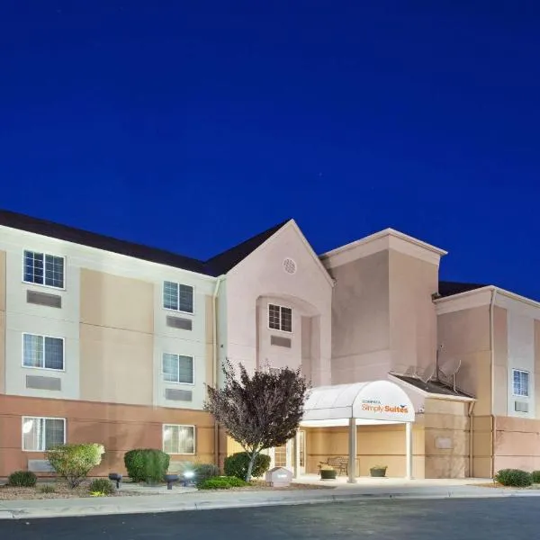 Sonesta Simply Suites Albuquerque，位于Los Ranchos de Albuquerque的酒店