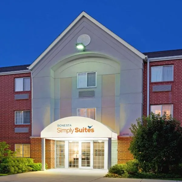 Sonesta Simply Suites Chicago Naperville，位于沃伦维尔的酒店