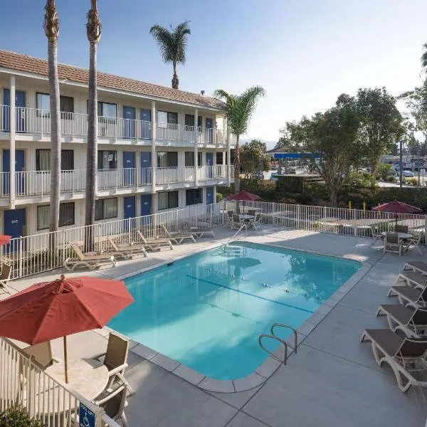 卡宾特里拉北部圣芭芭拉6号汽车旅馆，位于Montecito的酒店