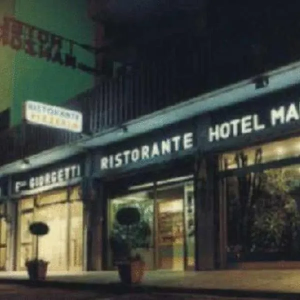 曼佐尼酒店，位于蓬泰圣乔瓦尼的酒店