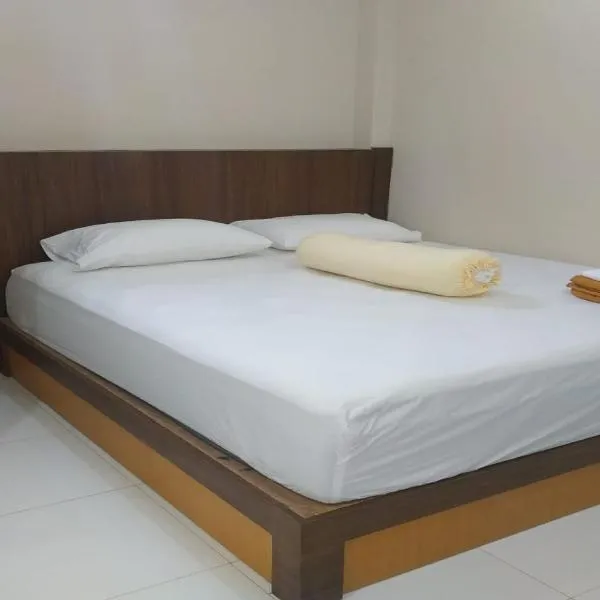 Nietsa Guest House Syariah Palu Mitra RedDoorz，位于Raranggonau的酒店