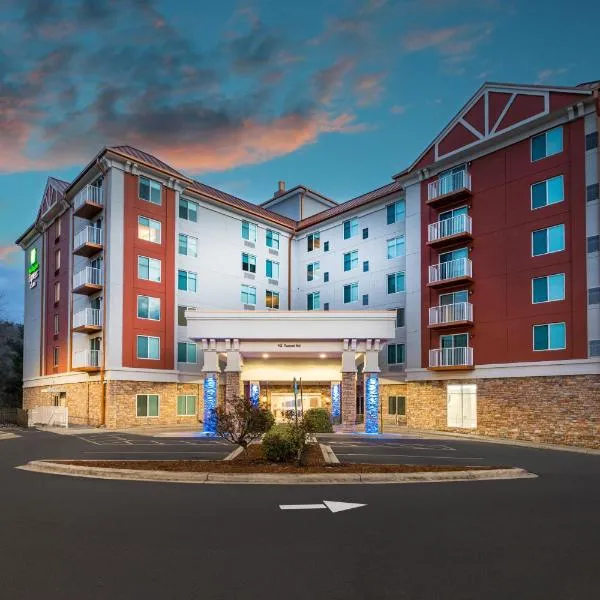 Holiday Inn Express & Suites Asheville Downtown, an IHG Hotel，位于Swannanoa Hills的酒店