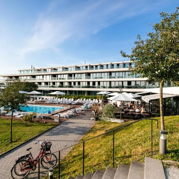 诺维度假酒店，位于Väskinde的酒店