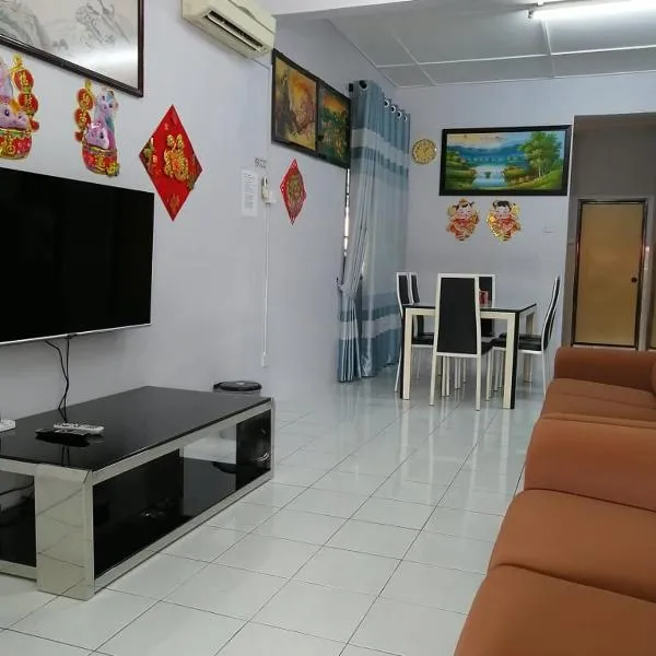 YITOM Homestay易通民宿，位于Kampong Batu Dua Puloh Tiga的酒店