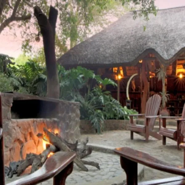 Valamanzi Lodge in Nyati Wilderness，位于Dryfsand的酒店