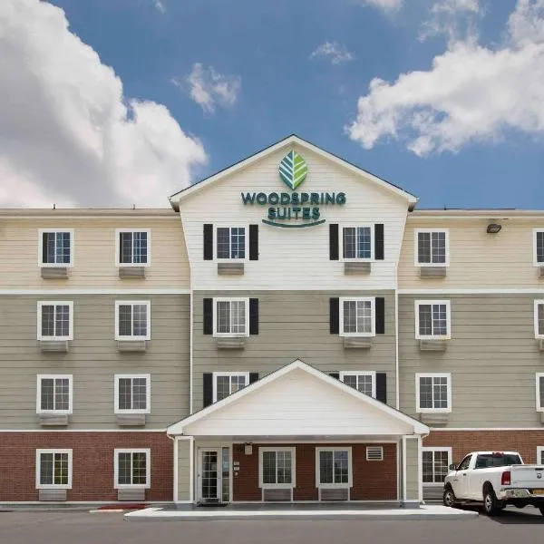 WoodSpring Suites San Antonio North Live Oak I-35，位于舍尔茨的酒店