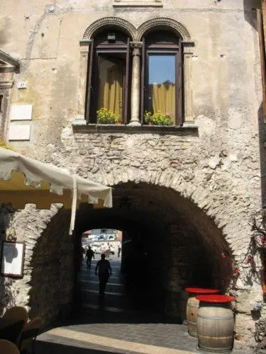 Palazzo Fregoso，位于加尔达的酒店