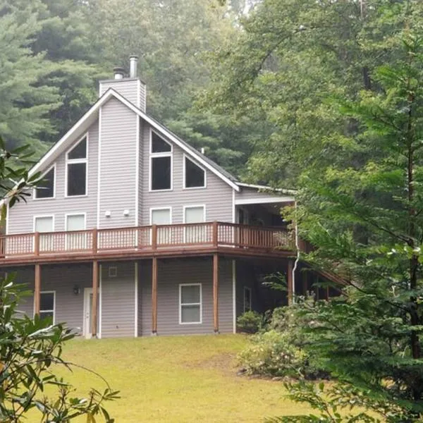 Beautiful Tranquil Mountain Home in Andrews, NC，位于Andrews的酒店