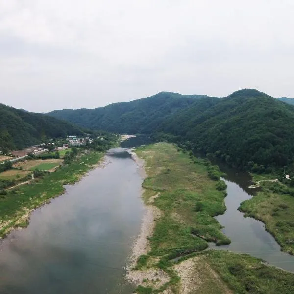 Forest of Color Pension，位于Chŏm-ch'on的酒店