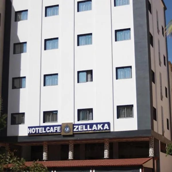 ZELLAKA hôtel & café，位于Bou Jniba的酒店