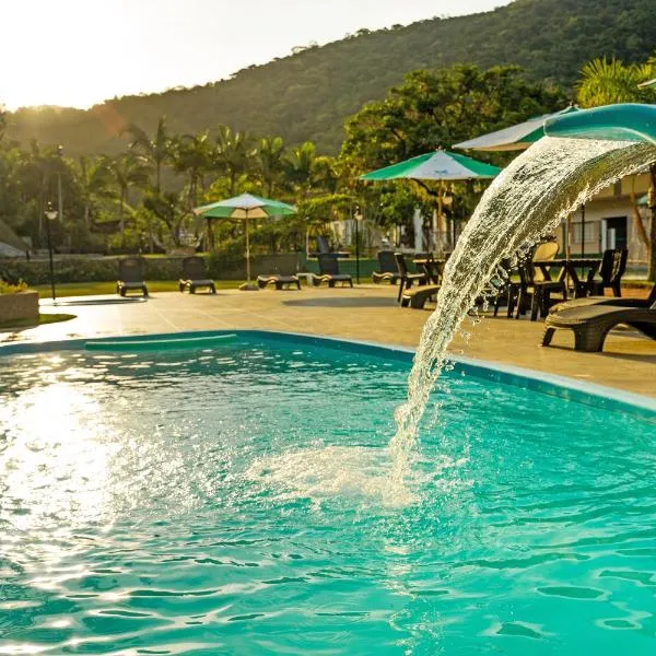 桑德里尼酒店，位于图巴朗的酒店