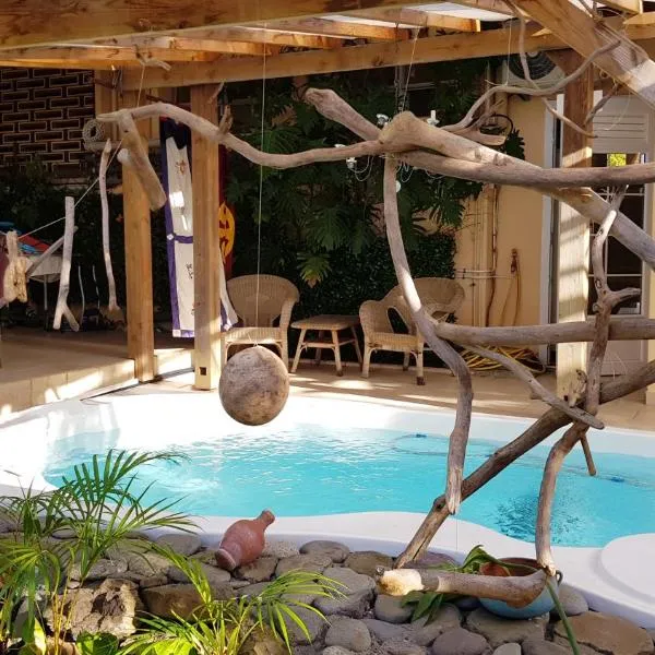 Appartement moderne à Le Lamentin avec piscine partagée - 20m²，位于勒拉芒坦的酒店