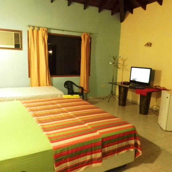 住客旅馆，位于Luque的酒店