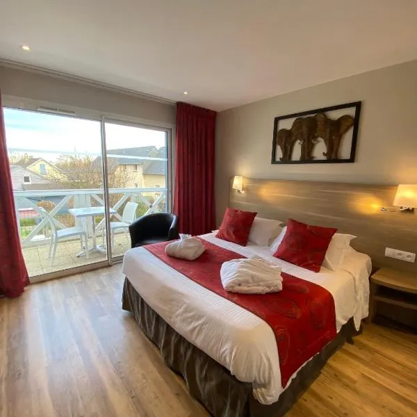 Contact hôtel - Hôtel Les Bleuets & SPA，位于翁弗勒尔的酒店