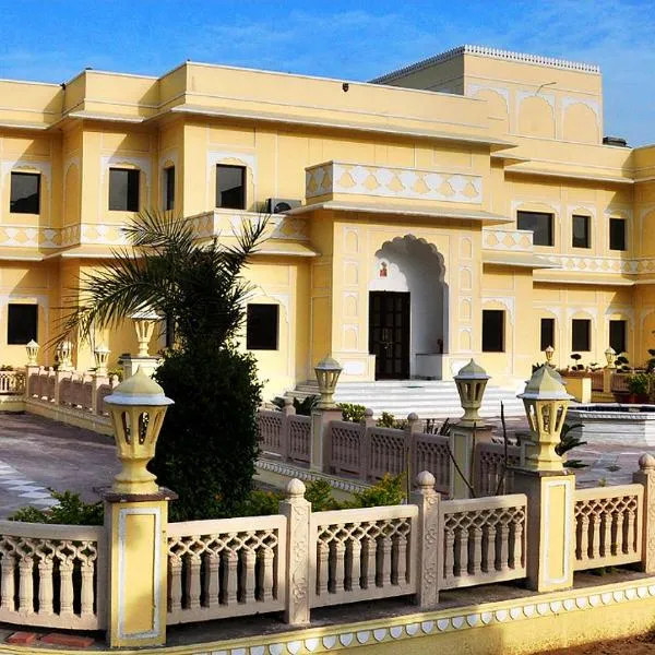 Hotel Raj Bagh Palace，位于Ani的酒店