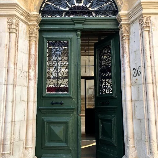 Le Mat Hostel，位于拉纳卡的酒店