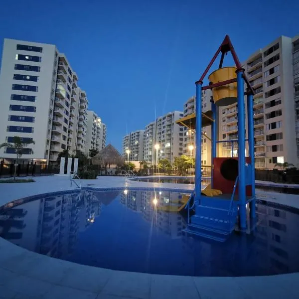Apartamento nuevo - Amoblado en Puerto azul - Club House Piscina, Futbol, Jacuzzi, Voley playa，位于里考尔特的酒店