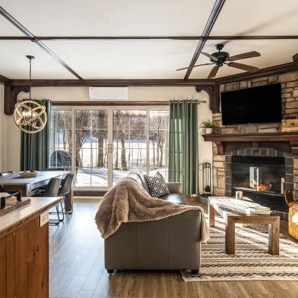 Le Sous-Bois (Les Manoirs) Mont-Tremblant，位于蒙特朗布朗的酒店