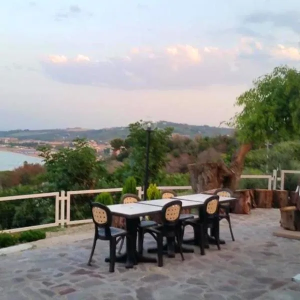 Welcoming House with Sea View in Vasto，位于瓦斯托的酒店