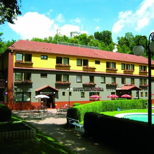 米兰伏皮卡酒店，位于Češnovice的酒店