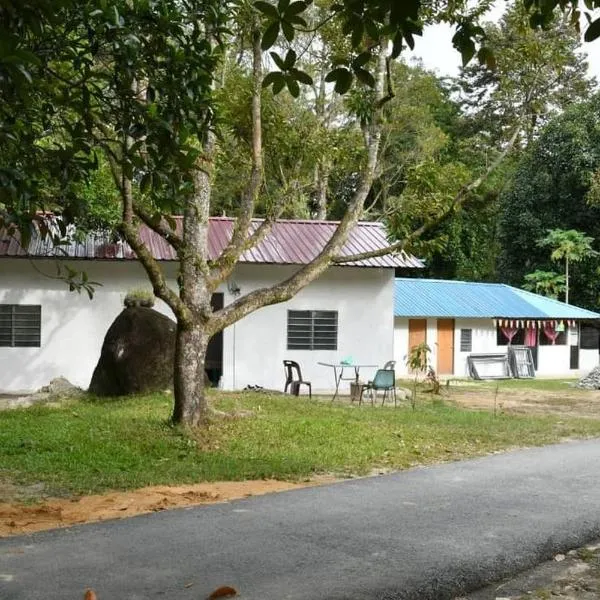 Lubok Jong Riverside, Sedim，位于Kampong Ulu Sedim的酒店