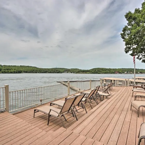 Screened Balcony and Views Modern Osage Beach Condo，位于欧塞奇比奇的酒店